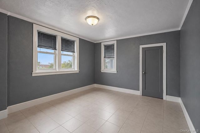 953 E 226th Street, Bronx, NY 10466