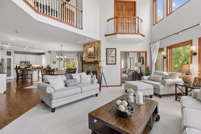 21420 Crimson Court, Lakeville, MN 55044