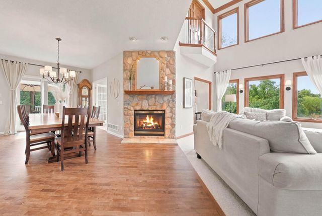 21420 Crimson Court, Lakeville, MN 55044