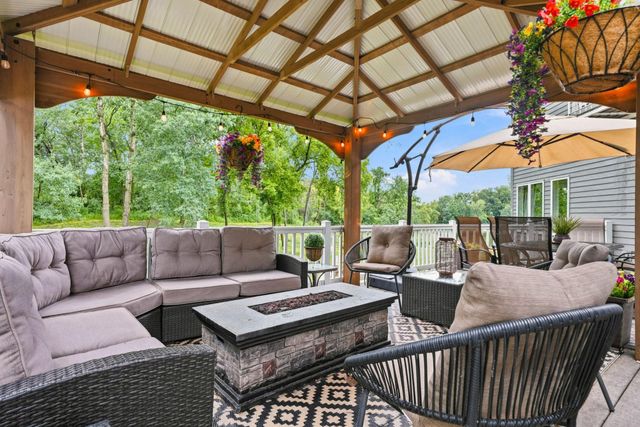 21420 Crimson Court, Lakeville, MN 55044