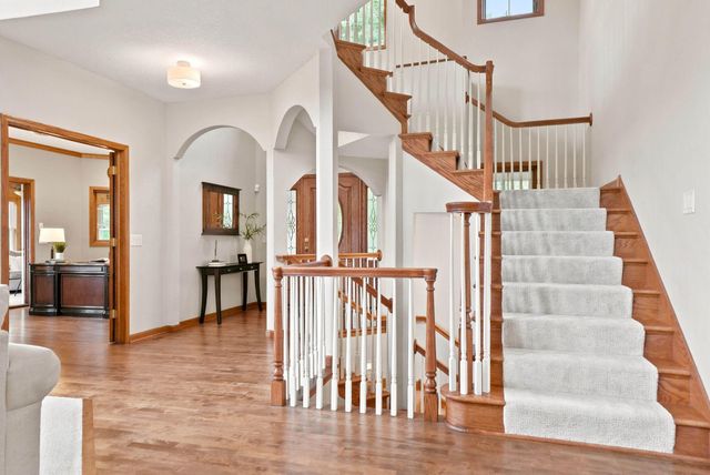 21420 Crimson Court, Lakeville, MN 55044