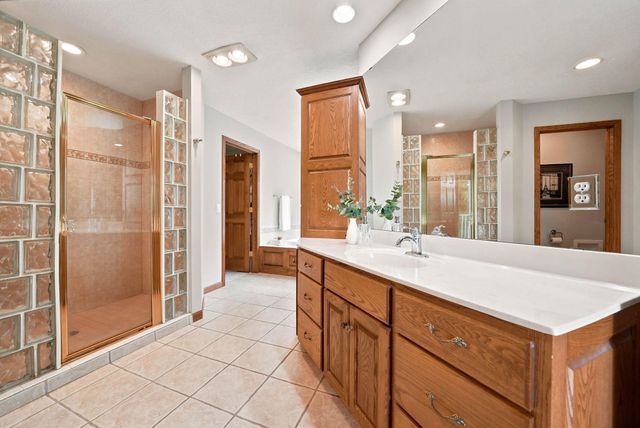21420 Crimson Court, Lakeville, MN 55044