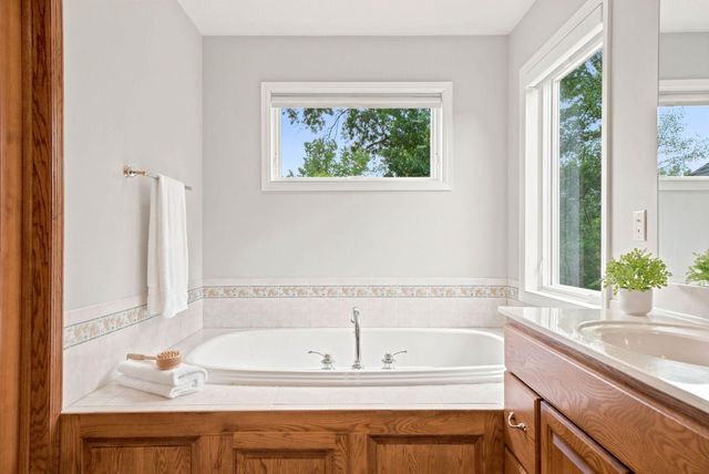 21420 Crimson Court, Lakeville, MN 55044