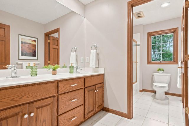 21420 Crimson Court, Lakeville, MN 55044
