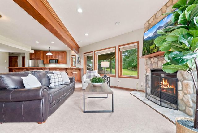 21420 Crimson Court, Lakeville, MN 55044