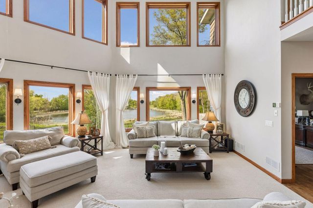 21420 Crimson Court, Lakeville, MN 55044