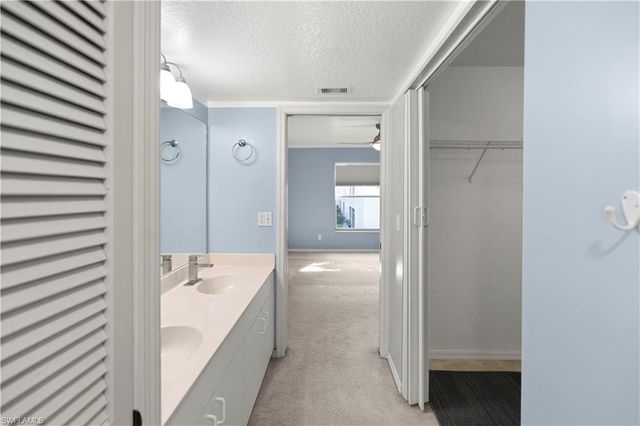 9610 Victoria LN # D202, Naples, FL 34109