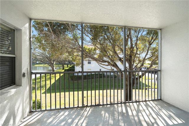 9610 Victoria LN # D202, Naples, FL 34109