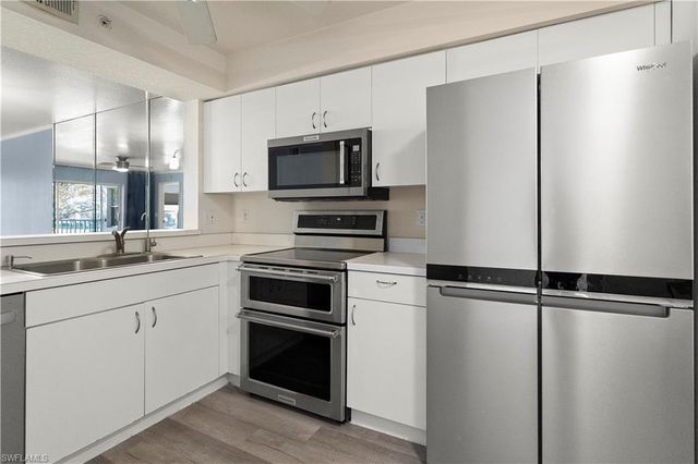 9610 Victoria LN # D202, Naples, FL 34109