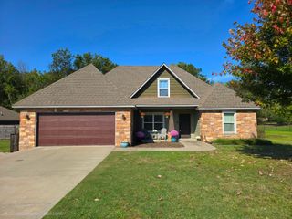 405 E 7th Street, Grove, OK 74344