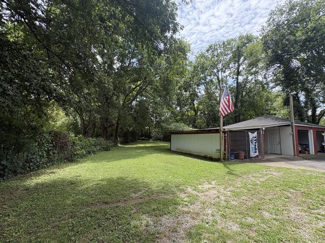 456 Ewing Ln, Nashville, TN 37207