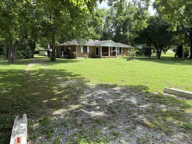 456 Ewing Ln, Nashville, TN 37207