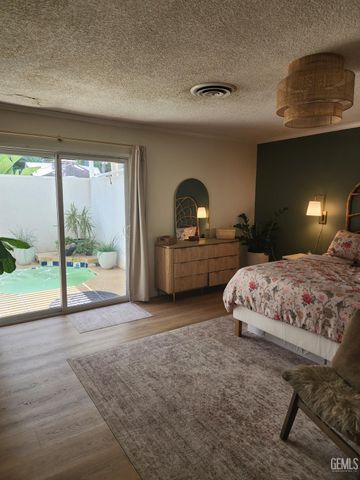 7206 Briar Ridge Court, Bakersfield, CA 93308