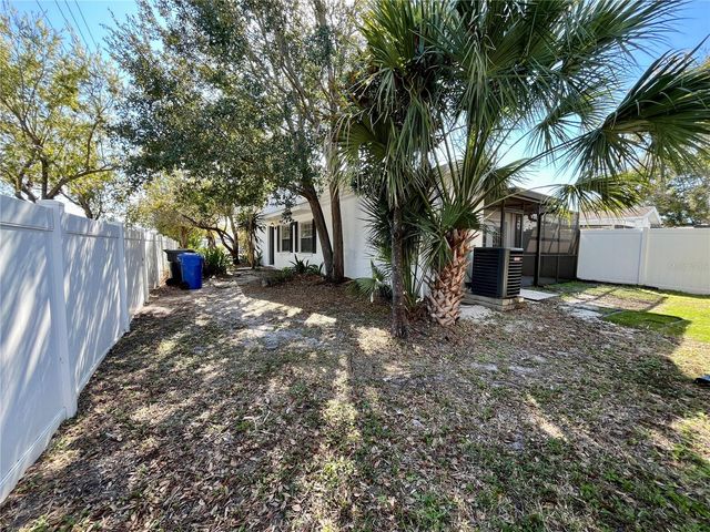 945 BURLWOOD STREET, Brandon, FL 33511