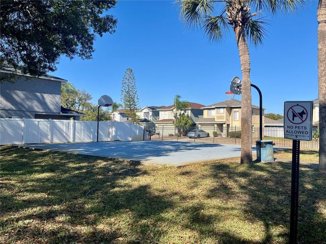 945 BURLWOOD STREET, Brandon, FL 33511