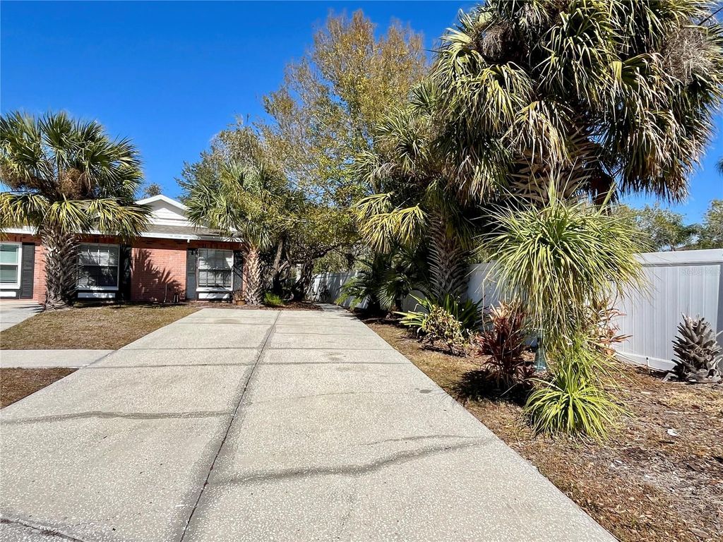 945 BURLWOOD STREET, Brandon, FL 33511