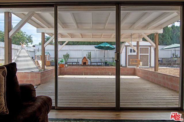 8030 Hesperia Avenue, Los Angeles, CA 91335