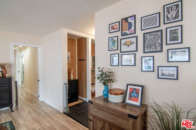 8030 Hesperia Avenue, Los Angeles, CA 91335