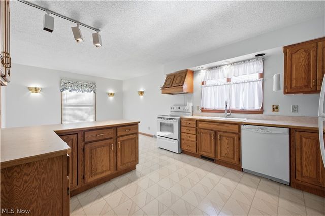 361 Hilltop Boulevard, Canfield, OH 44406