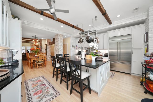1530 W Monroe Street, Chicago, IL 60607