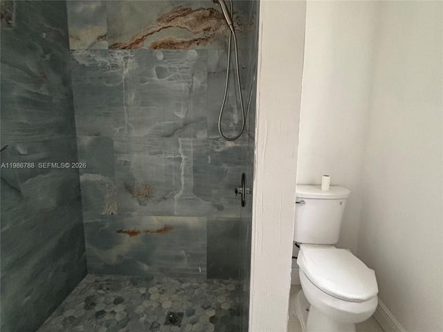 521 NW 48th St, Miami, FL 33127