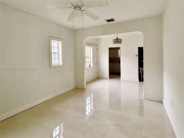 521 NW 48th St, Miami, FL 33127