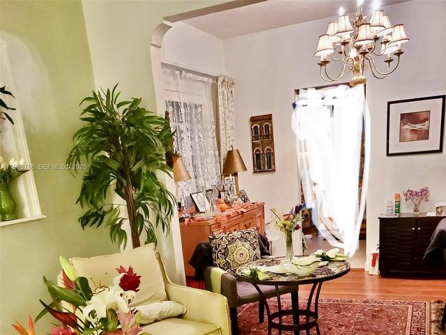 521 NW 48th St, Miami, FL 33127