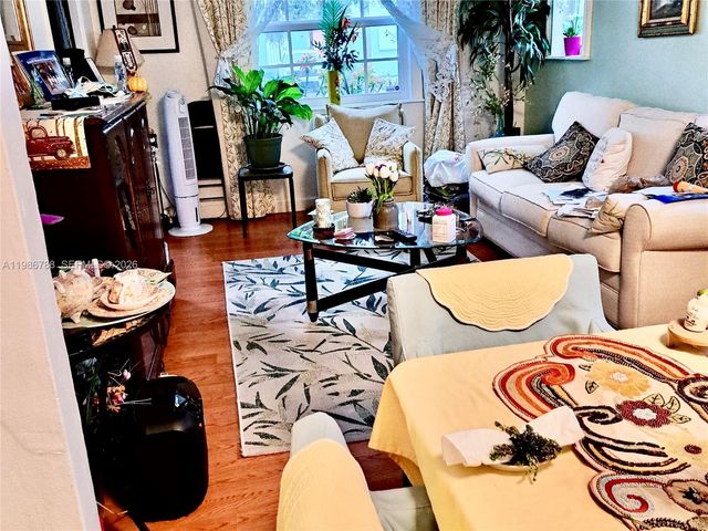 521 NW 48th St, Miami, FL 33127