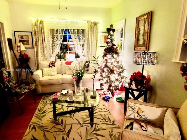 521 NW 48th St, Miami, FL 33127