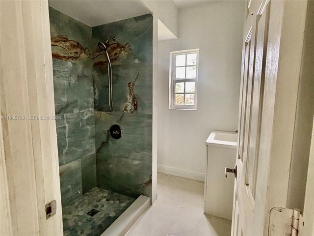 521 NW 48th St, Miami, FL 33127