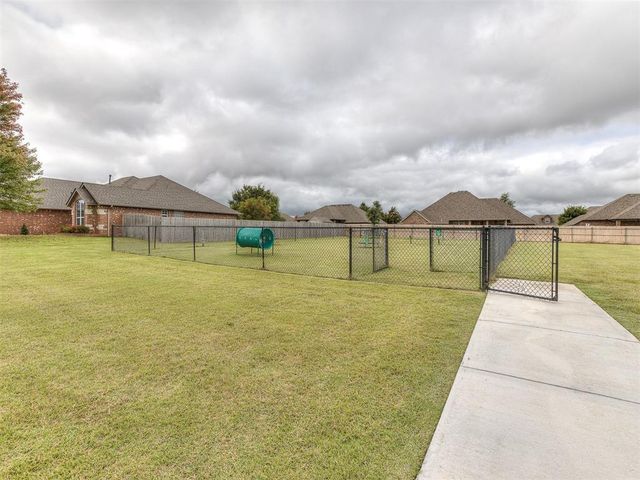 10925 SW 20th Street, Yukon, OK 73099