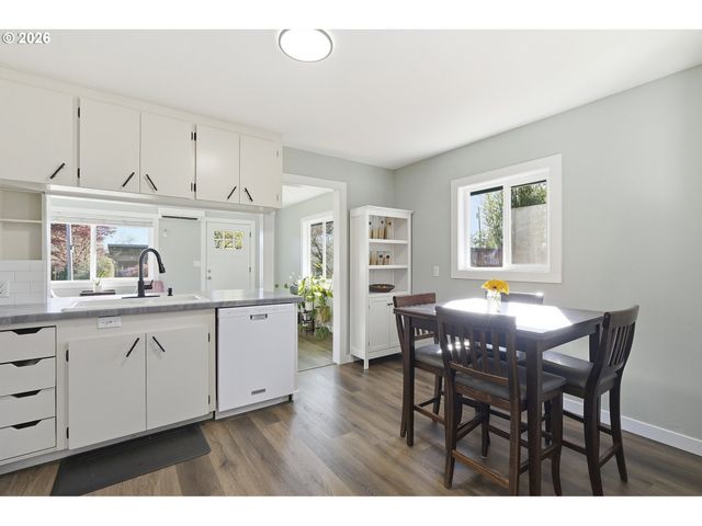 131 CHERRY Ave, Oregon City, OR 97045