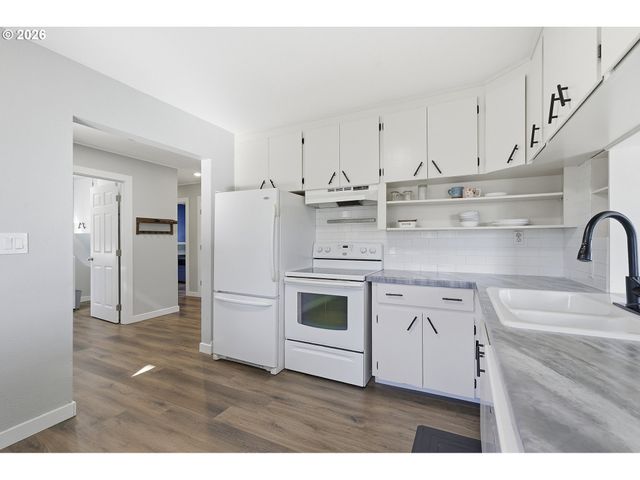 131 CHERRY Ave, Oregon City, OR 97045