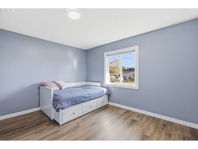 131 CHERRY Ave, Oregon City, OR 97045