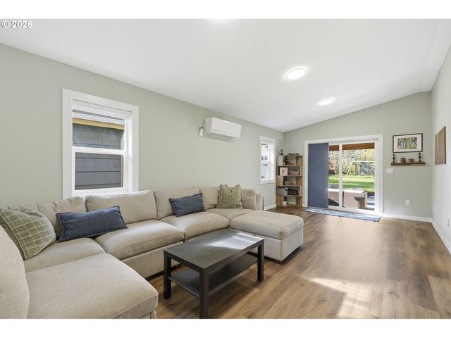 131 CHERRY Ave, Oregon City, OR 97045