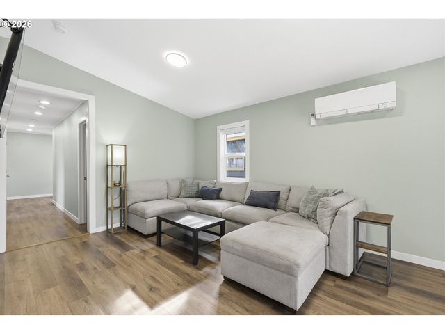 131 CHERRY Ave, Oregon City, OR 97045