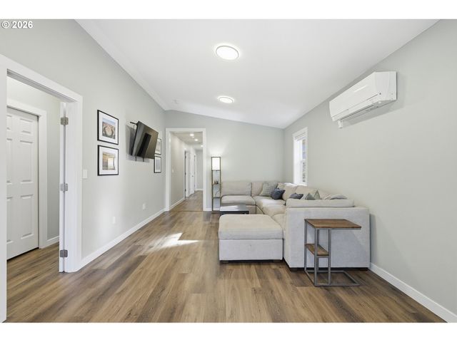 131 CHERRY Ave, Oregon City, OR 97045