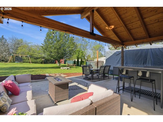 131 CHERRY Ave, Oregon City, OR 97045