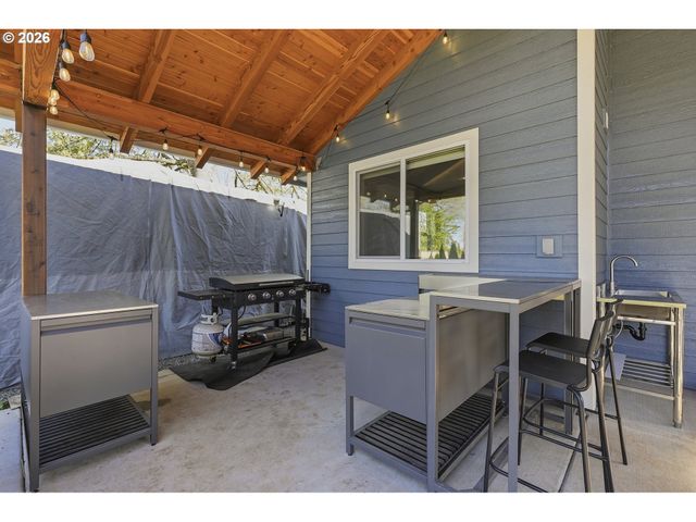 131 CHERRY Ave, Oregon City, OR 97045