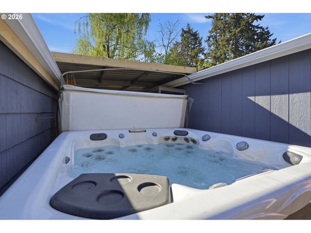 131 CHERRY Ave, Oregon City, OR 97045