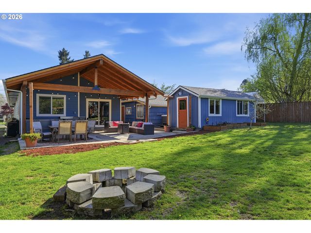 131 CHERRY Ave, Oregon City, OR 97045