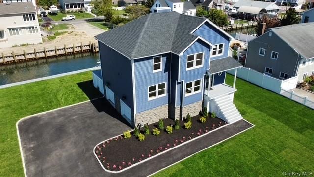 851 W Bay Drive, West Islip, NY 11795