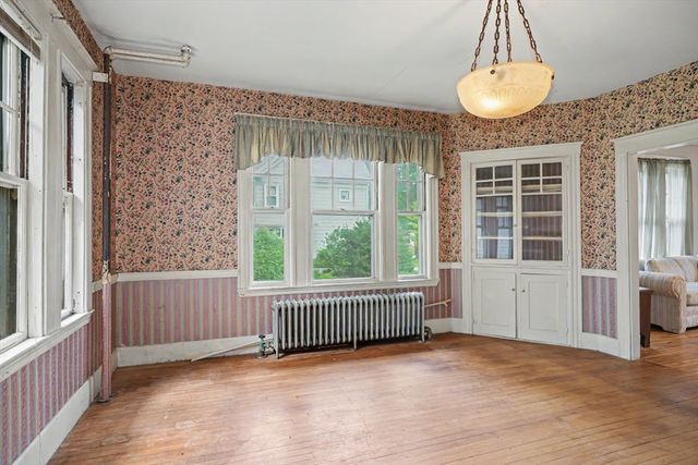 8 Tremont St, Maynard, MA 01754