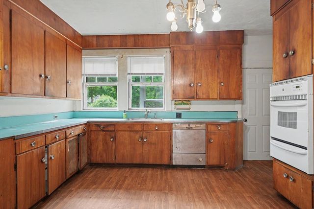 8 Tremont St, Maynard, MA 01754