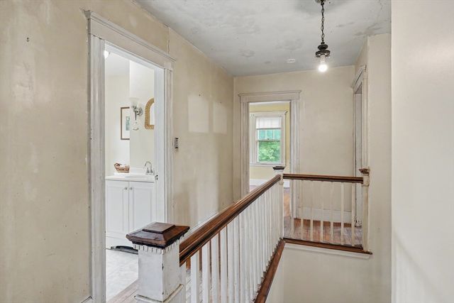 8 Tremont St, Maynard, MA 01754