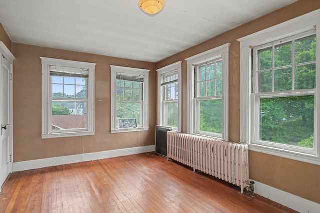 8 Tremont St, Maynard, MA 01754