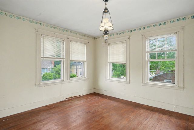 8 Tremont St, Maynard, MA 01754