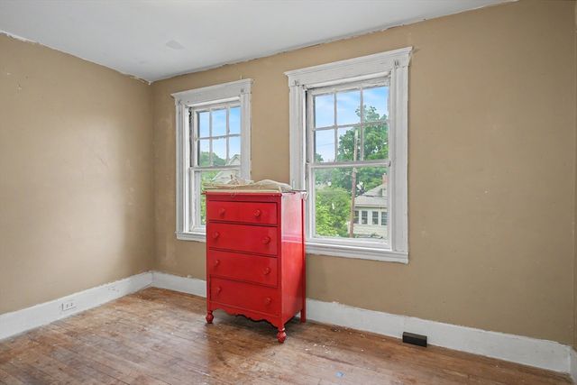 8 Tremont St, Maynard, MA 01754