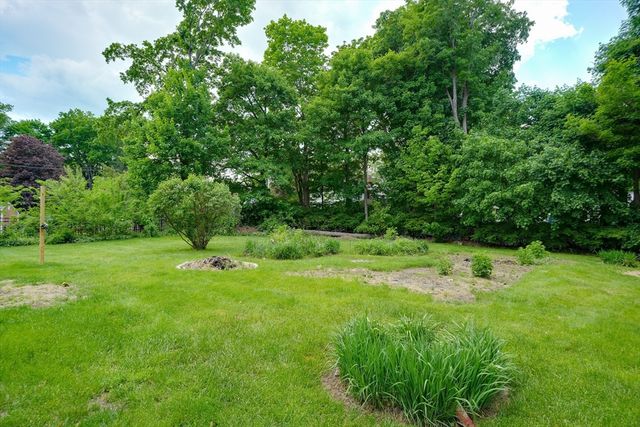 8 Tremont St, Maynard, MA 01754