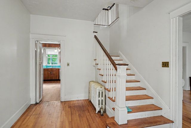 8 Tremont St, Maynard, MA 01754